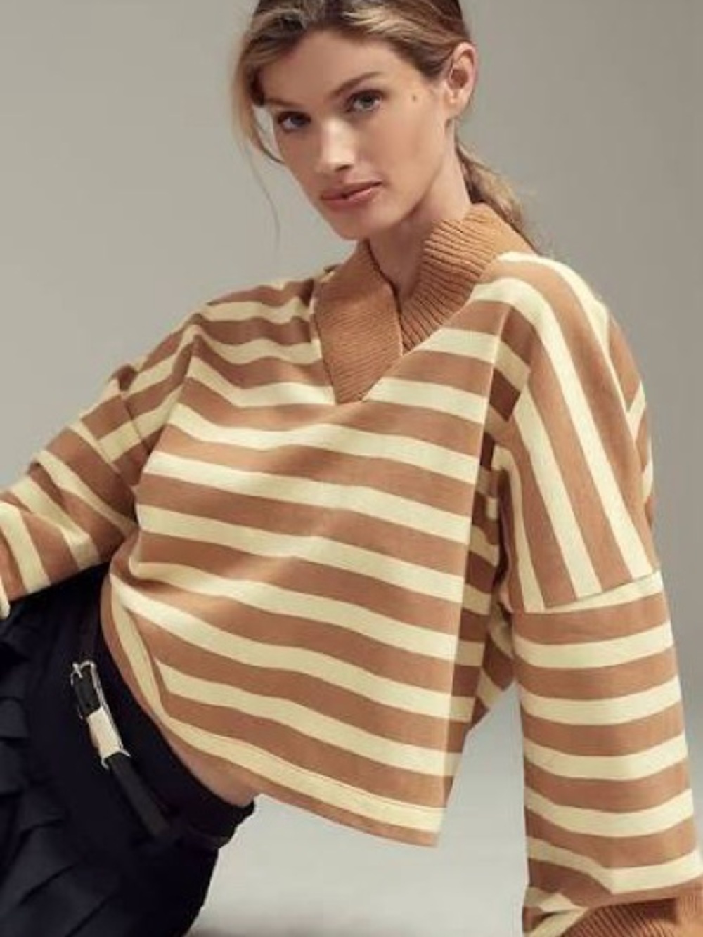 BNWOT MAEVE V NECK SWEATER medium